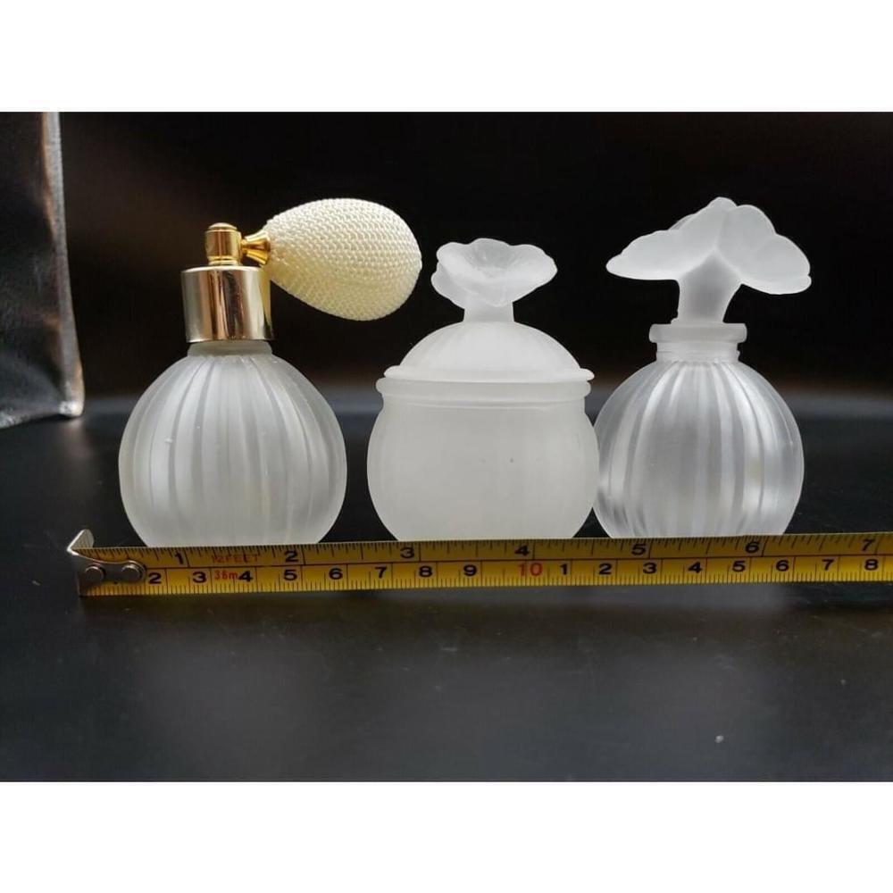 vintage 3 piece set Frosted Glass Perfume Bottle Set Vanity Atomizer 4" - Picture 2 of 12